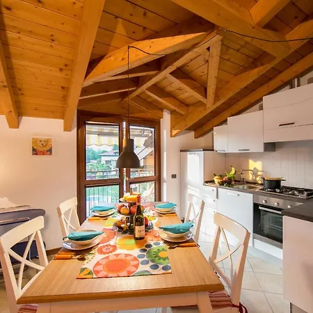 Laveno-mombello Sleeps 4 Pool Laveno-Mombello