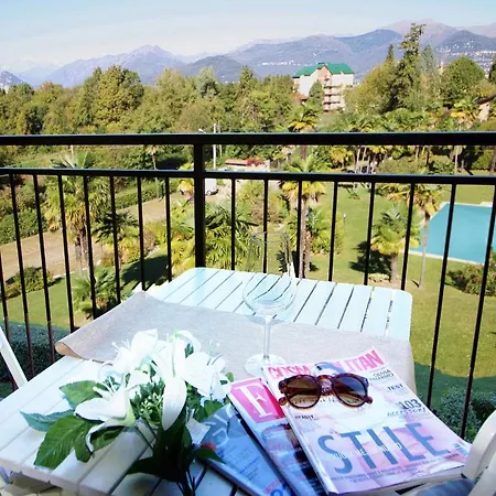 Laveno-mombello Sleeps 4 Pool Appartamento *