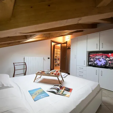 Laveno-mombello Sleeps 4 Pool * Laveno-Mombello