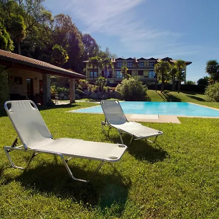 Laveno-mombello Sleeps 4 Pool Apartment Laveno-Mombello
